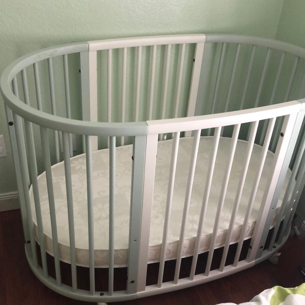Stokke Sleepi crib or mini crib.
